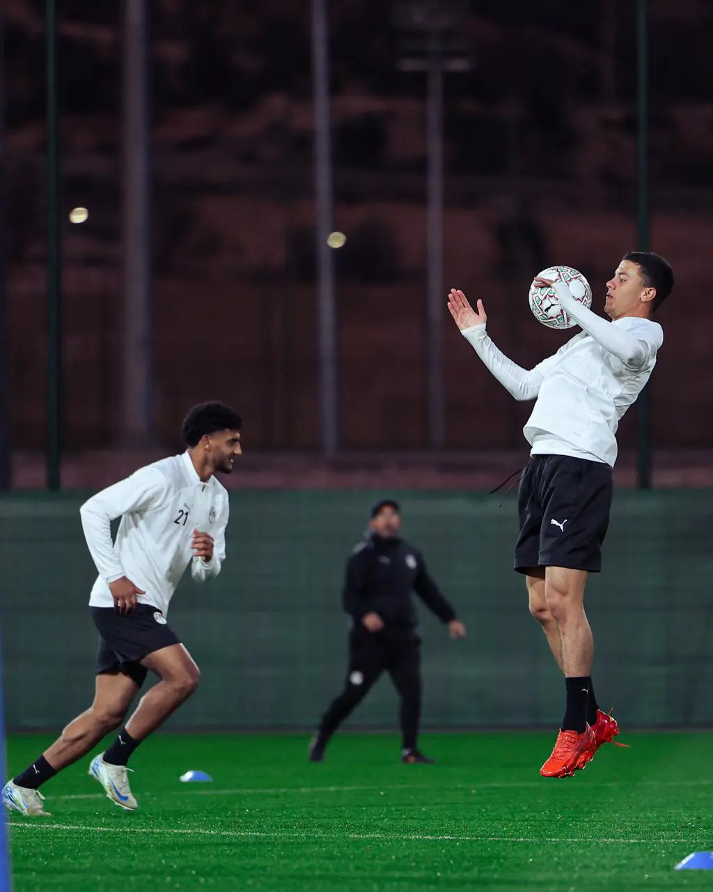 منتخب مصر يواصل تدريباته قبل مواجهة كوت ديفوار