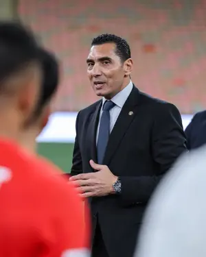 منتخب مصر يختتم تدريباته لمواجهة السعودية غداً.. ووزير الرياضة يجتمع باللاعبين