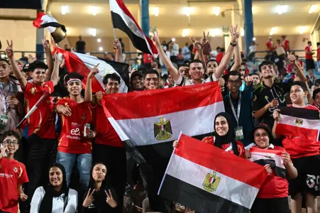 الجماهير المصرية تتوافد على ملعب القاهرة الدولي قبل مواجهة المنتخب الوطني مع غينيا بيساو