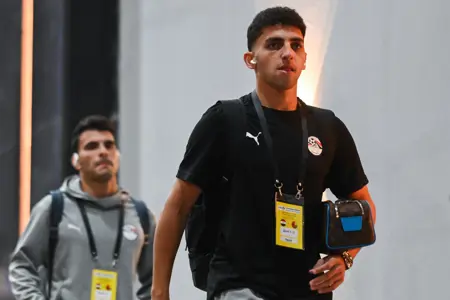 وصول لاعبي منتخب مصر لملعب القاهرة قبل مواجهة غينيا بيساو