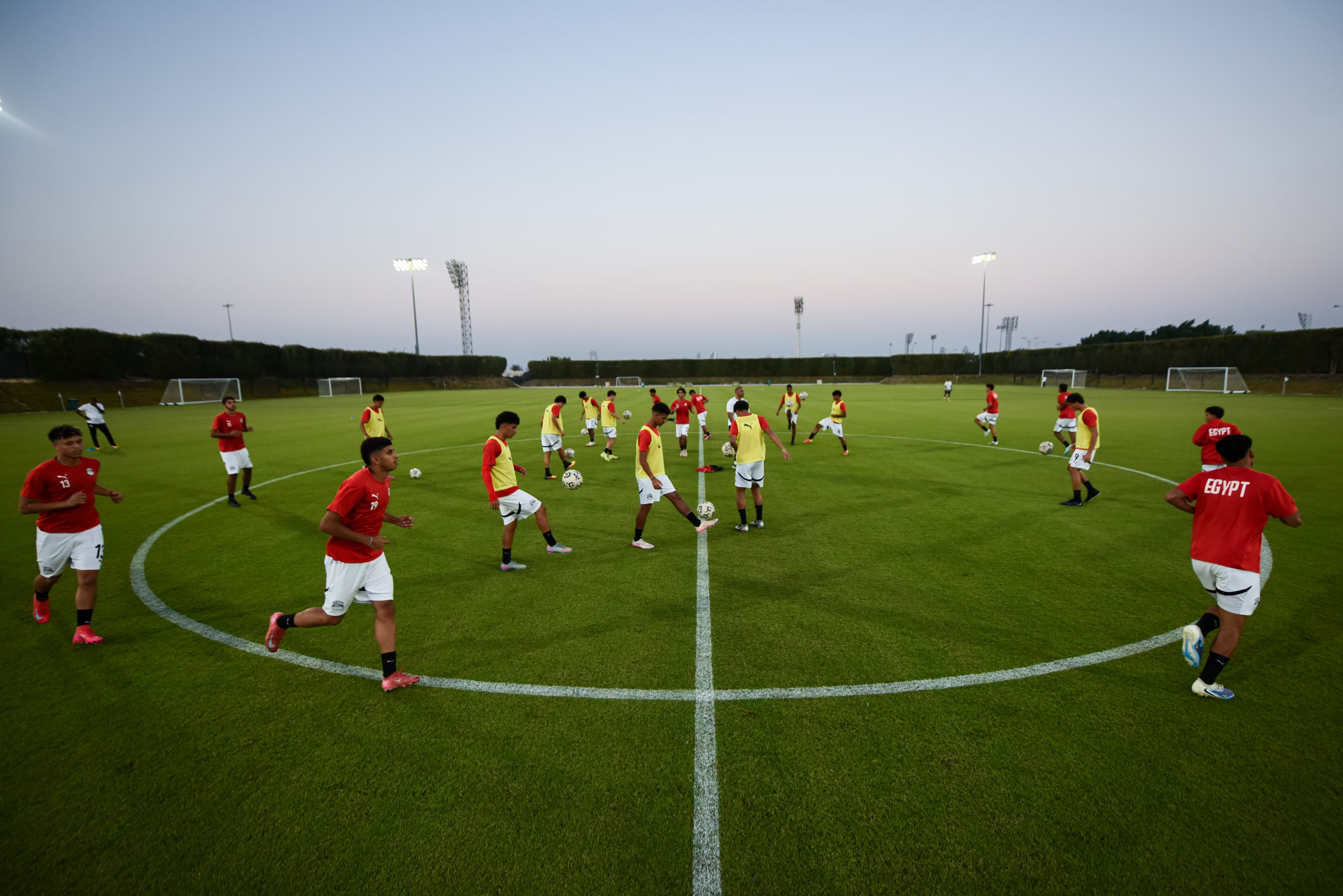 المنتخب الوطني تحت 17 عامًا يختتم استعداداته لمواجهة قطر وديًا 