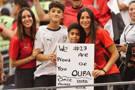 بالصور.. الجماهير المصرية تؤازر لاعبي منتخبنا الوطني قبل انطلاق مواجهة أستراليا
