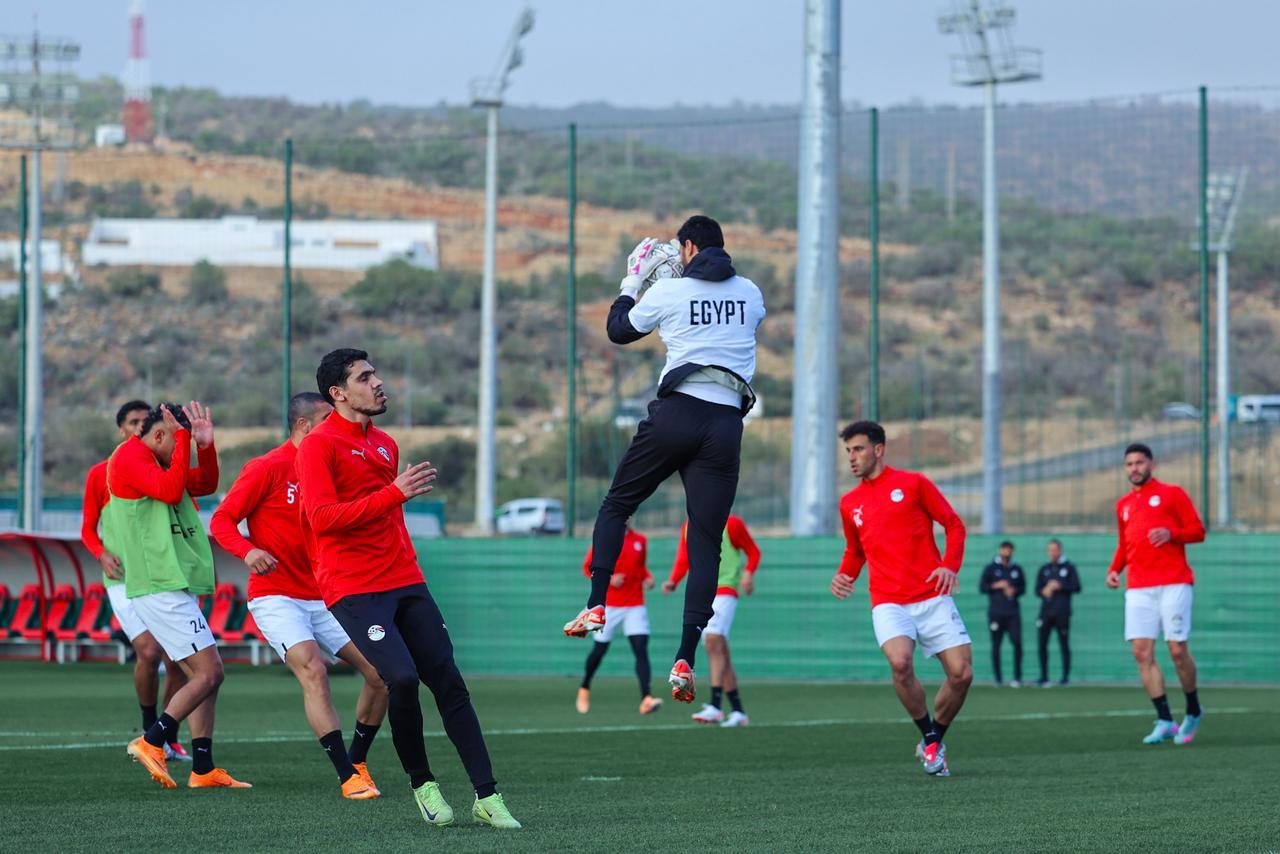 منتخب مصر يختتم تدريباته قبل مواجهة بنين غدًا