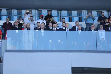 منتخب مصر يتقدم على جيبوتي في الشوط الأول بثنائية إبراهيم عادل ومحمد صلاح