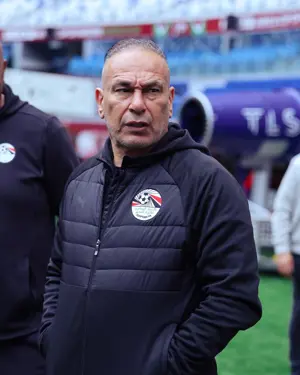 منتخب مصر يتفقد أرضية ملعب مباراة السنغال 