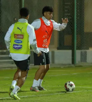 منتخب الشباب يواصل تدريباته قبل مواجهة العراق الثانية