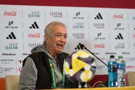 حلمي طولان والنني في المؤتمر الصحفي قبل مواجهة الإمارات