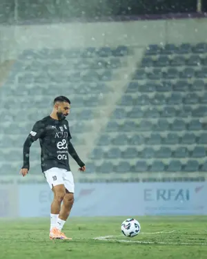 في حضور أبو ريدة.. المنتخب الوطني يتدرب على ملعب هزاع بن زايد استعدادًا لأوزبكستان