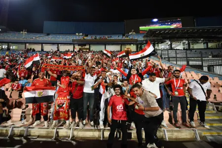 الجماهير المصرية تتوافد على ملعب القاهرة الدولي قبل مواجهة المنتخب الوطني مع غينيا بيساو