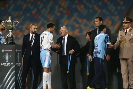 بالصور: مراسم تتويج بيراميدز بكأس مصر