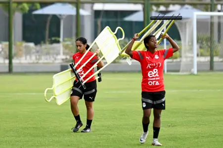 التمرين الأخير لمنتخب الكرة  النسائية تحت ٢٠ سنة قبل السفر لغينيا الإستوائية