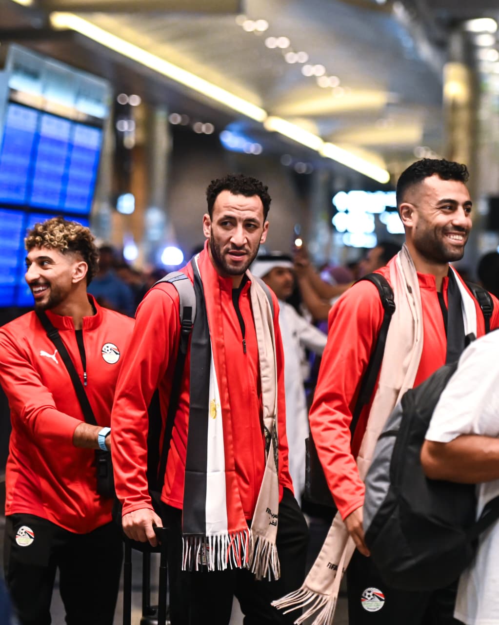 جماهير مصر في استقبال بعثة منتخب مصر المشارك في كأس العرب عند وصولها للدوحة