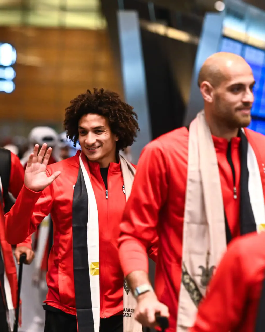 جماهير مصر في استقبال بعثة منتخب مصر المشارك في كأس العرب عند وصولها للدوحة