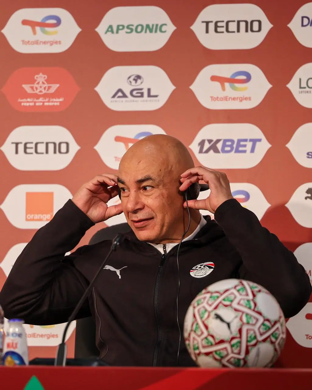 حسام حسن و"تريزيجيه" في المؤتمر الصحفي قبل لقاء كوت ديفوار غدا