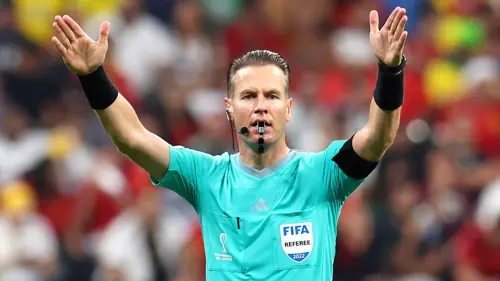 تعرف على السيرة الذاتية للهولندي داني ماكيلي حكم مباراة بيراميدز والأهلي في دوري القسم الأول (نايل) - الاتحاد المصري لكرة القدم