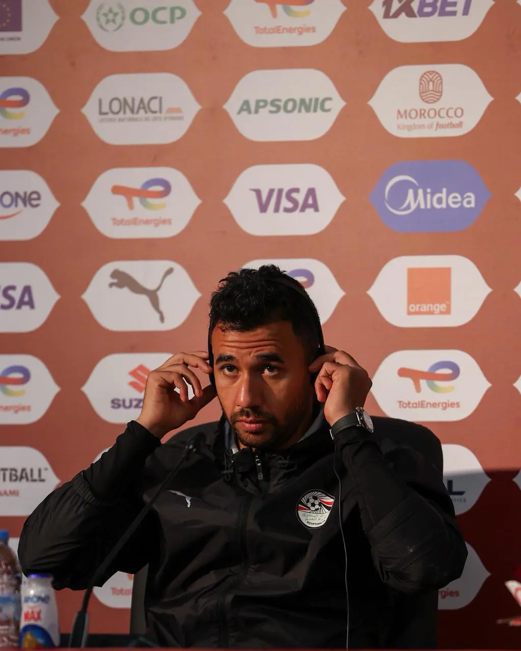 حسام حسن و"تريزيجيه" في المؤتمر الصحفي قبل لقاء كوت ديفوار غدا