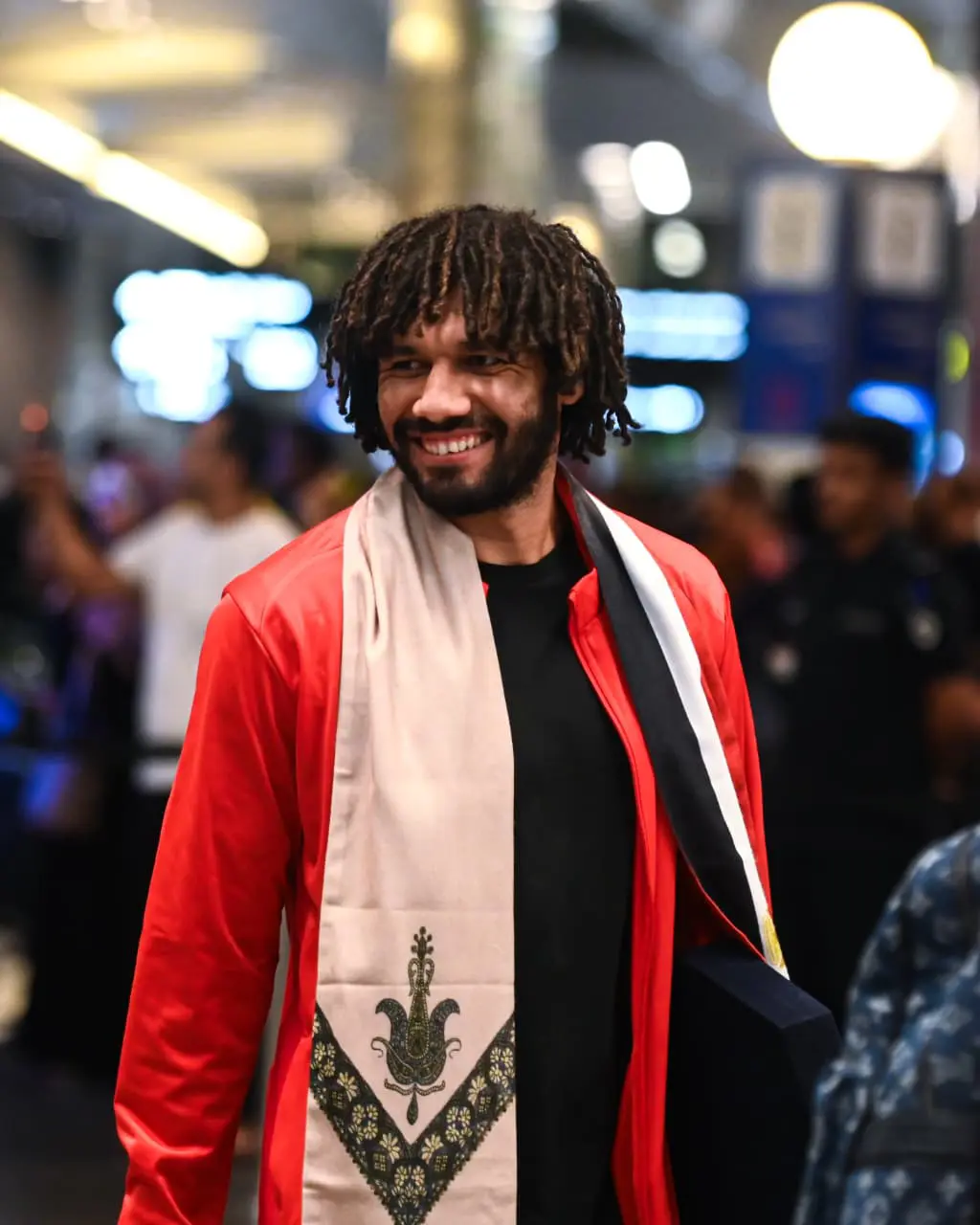 جماهير مصر في استقبال بعثة منتخب مصر المشارك في كأس العرب عند وصولها للدوحة