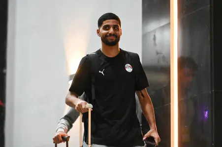 وصول لاعبي منتخب مصر لملعب القاهرة قبل مواجهة غينيا بيساو