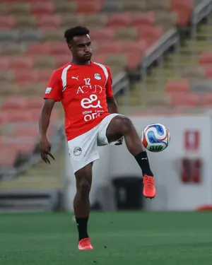 منتخب مصر يختتم تدريباته لمواجهة السعودية غداً.. ووزير الرياضة يجتمع باللاعبين