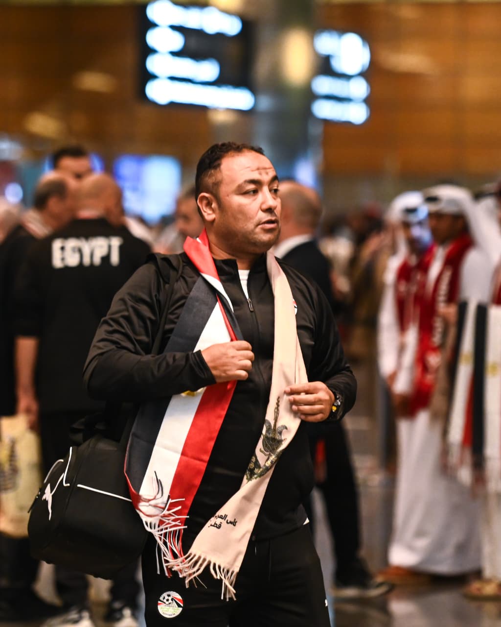 جماهير مصر في استقبال بعثة منتخب مصر المشارك في كأس العرب عند وصولها للدوحة