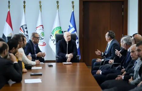 بالصور: أبوريدة يجتمع مع مجموعة من رؤساء الأندية