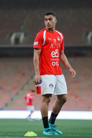 منتخب مصر يختتم تدريباته لمواجهة السعودية غداً.. ووزير الرياضة يجتمع باللاعبين