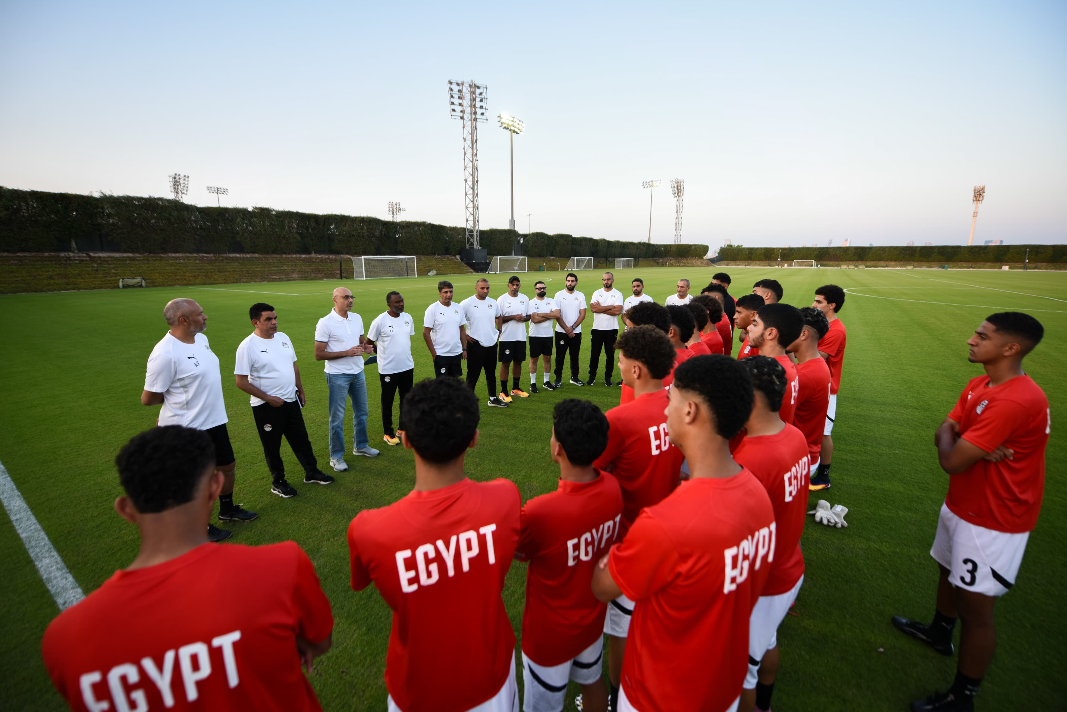 المنتخب الوطني تحت 17 عامًا يختتم استعداداته لمواجهة قطر وديًا 