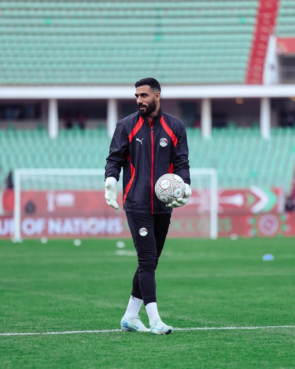 لاعبو منتخب مصر قبل مواجهة أنجولا