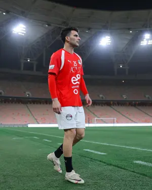 منتخب مصر يختتم تدريباته لمواجهة السعودية غداً.. ووزير الرياضة يجتمع باللاعبين