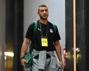 وصول لاعبي منتخب مصر لملعب القاهرة قبل مواجهة غينيا بيساو