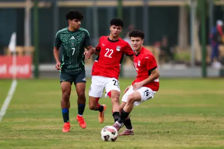 بالصور منتخب الشباب يتعادل سلبياً مع الجزائر في الودية الثانية