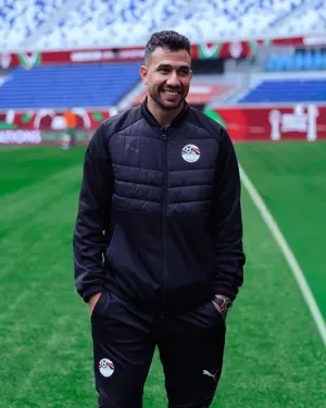 منتخب مصر يتفقد أرضية ملعب مباراة السنغال 