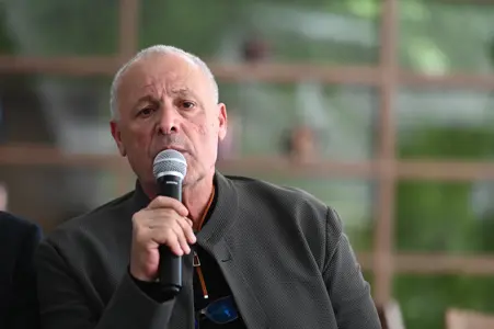 أبوريدة  يستقبل الصحفيين في مقر الاتحاد المصري