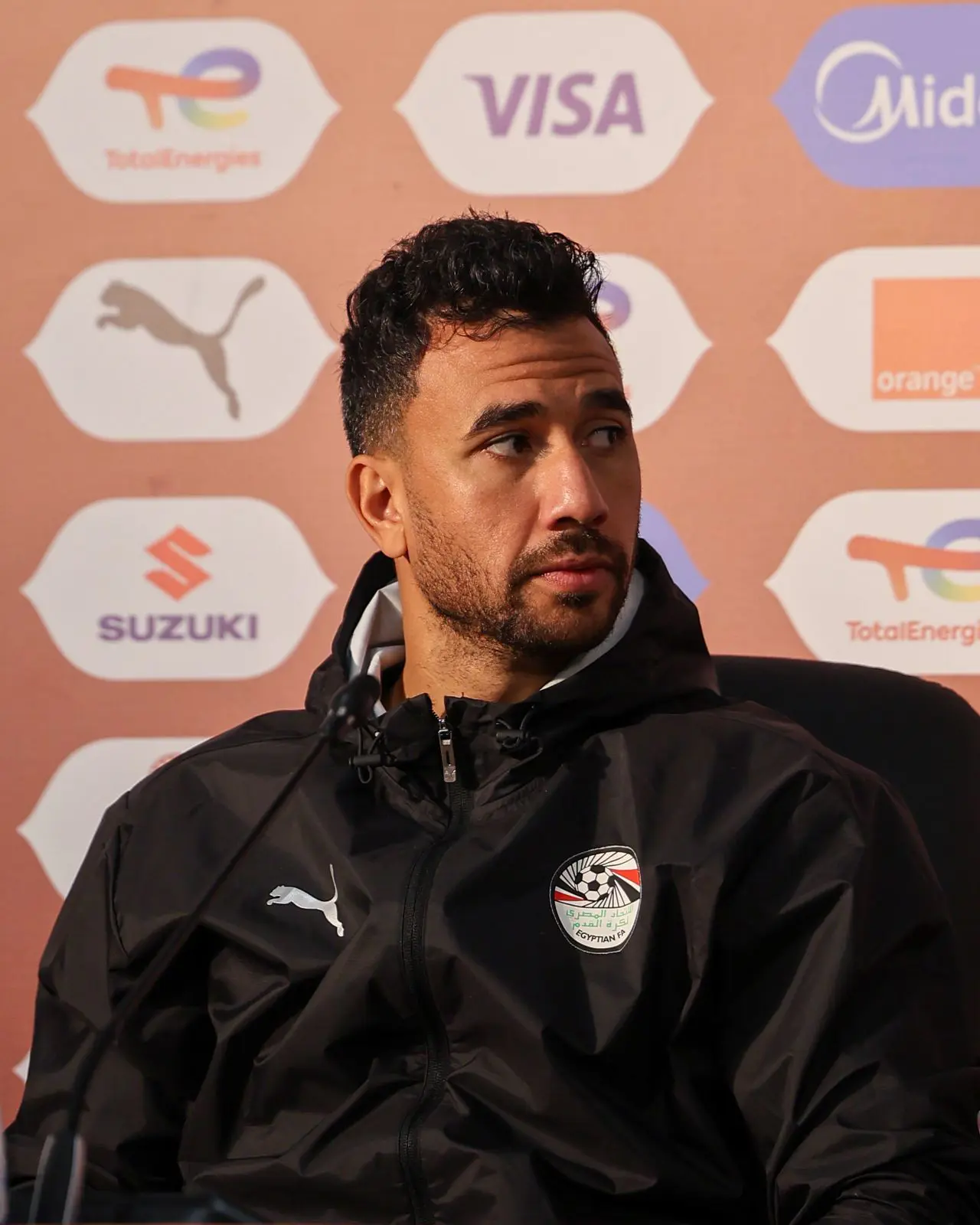 حسام حسن و"تريزيجيه" في المؤتمر الصحفي قبل لقاء كوت ديفوار غدا