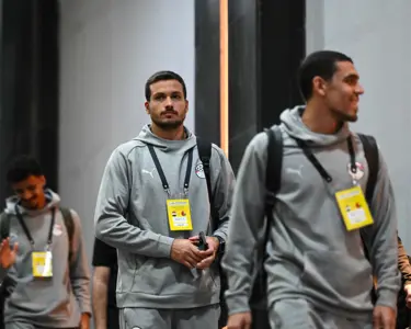 وصول لاعبي منتخب مصر لملعب القاهرة قبل مواجهة غينيا بيساو