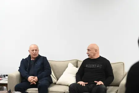 صور اجتماع أبوريدة مع الجهاز الفني للمنتخب الوطني