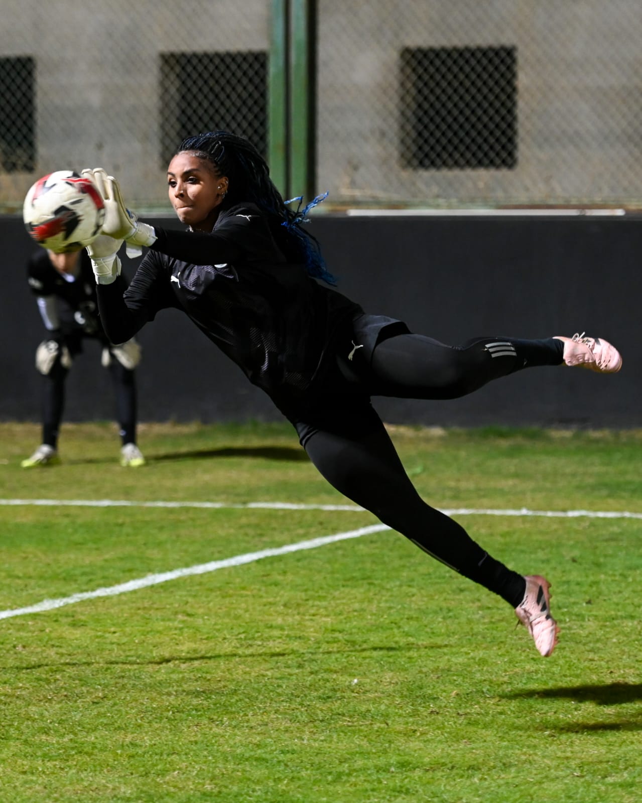 المنتخب الوطني للكرة النسائية يختتم تحضيراته لودية الجزائر الثانية