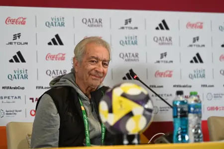 حلمي طولان والنني في المؤتمر الصحفي قبل مواجهة الإمارات