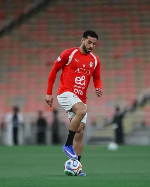 منتخب مصر يختتم تدريباته لمواجهة السعودية غداً.. ووزير الرياضة يجتمع باللاعبين