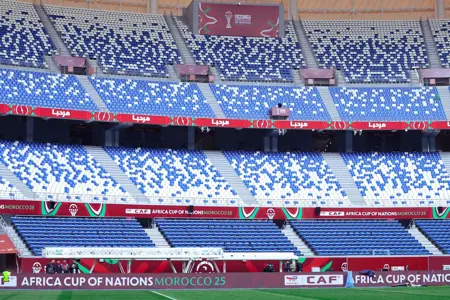 منتخب مصر يتفقد أرضية ملعب مباراة السنغال 