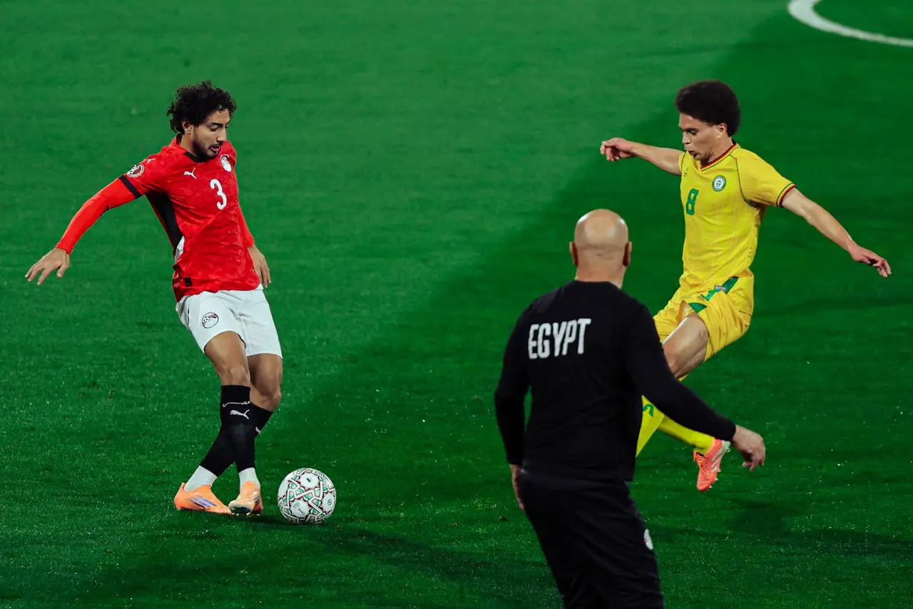 صور الشوط الأول من لقاء مصر وزيمبابوي
