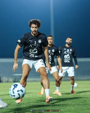 في حضور أبو ريدة.. المنتخب الوطني يتدرب على ملعب هزاع بن زايد استعدادًا لأوزبكستان