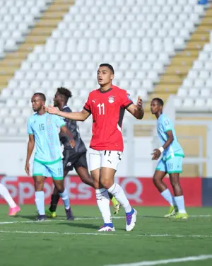منتخب مصر يتقدم على جيبوتي في الشوط الأول بثنائية إبراهيم عادل ومحمد صلاح