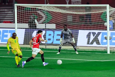 صور الشوط الأول من لقاء مصر وزيمبابوي