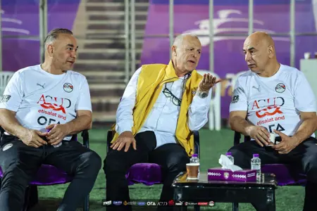 في حضور أبو ريدة.. المنتخب الوطني يتدرب على ملعب هزاع بن زايد استعدادًا لأوزبكستان