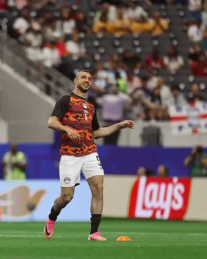 بالصور.. لاعبو منتخب مصر يخوضون فترة الإحماء قبل مواجهة أستراليا في المونديال 