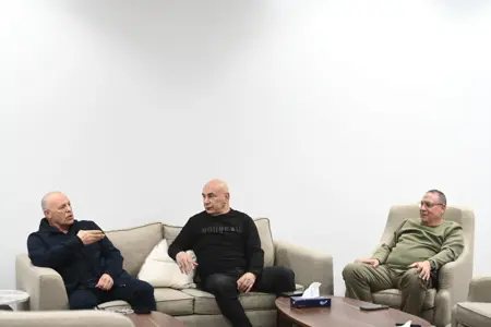 صور اجتماع أبوريدة مع الجهاز الفني للمنتخب الوطني